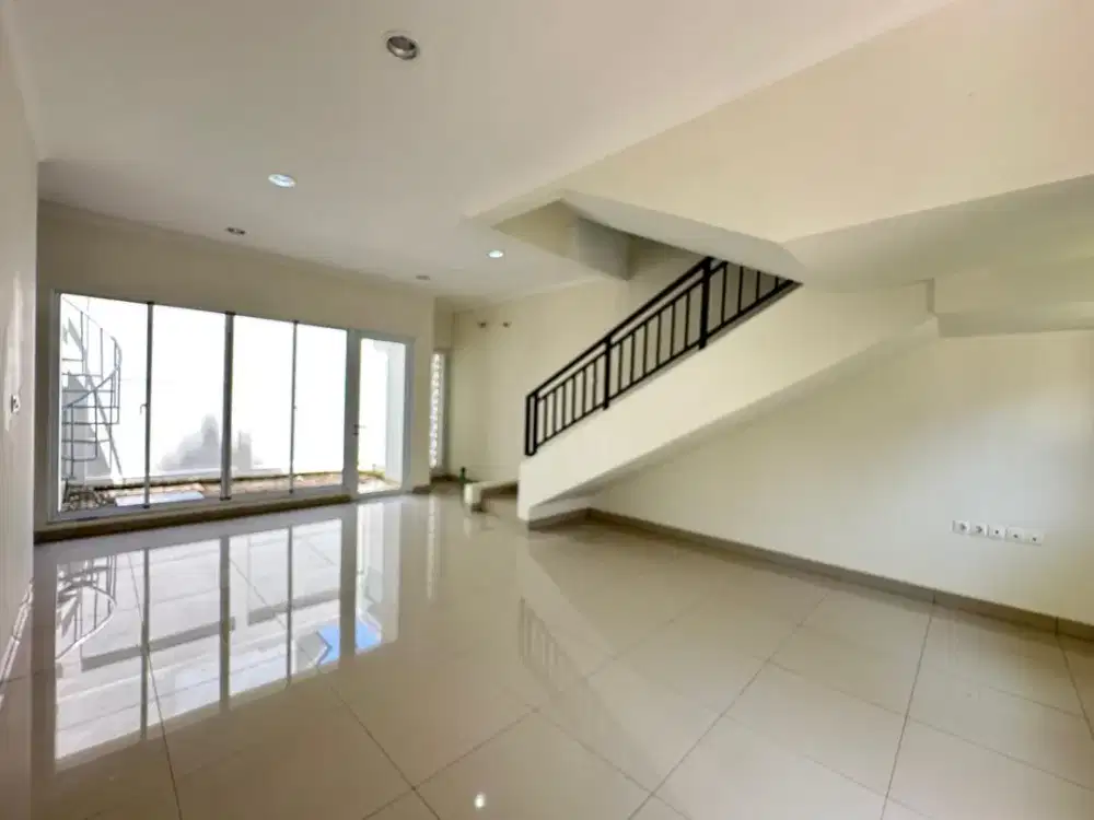Disewakan Rumah Terawat 2 Lantai di Cluster Amanda Summarecon Bandung