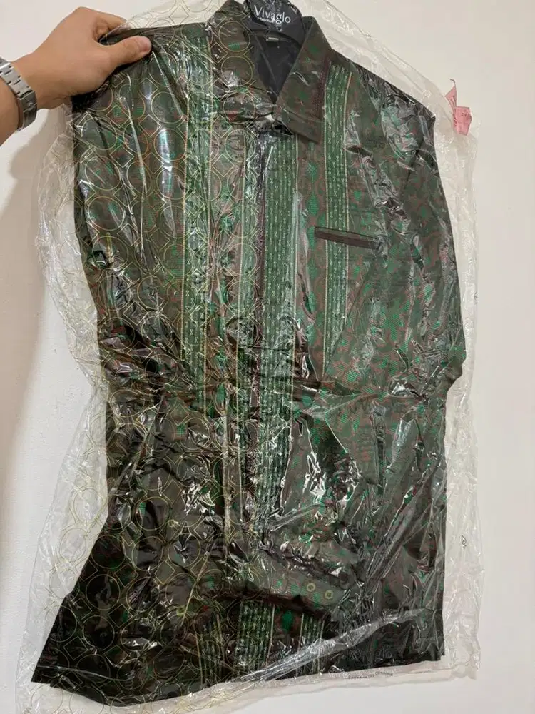 Batik Elegan dan Handmade Bercorak Hijau Size L dengan furing England