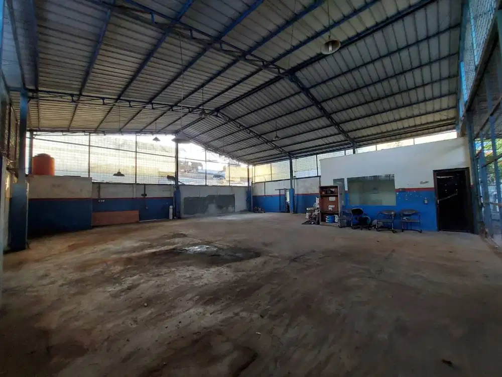 Gudang / Workshop 350m² Pinggir Jalan – Cikokol Tangerang