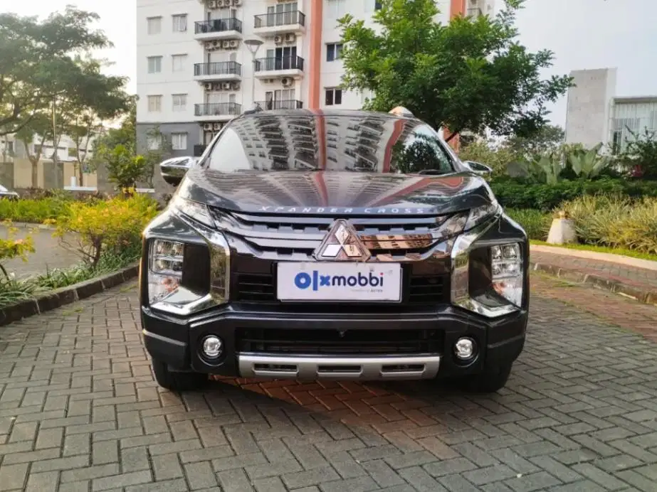 DP RINGAN Mitsubishi Xpander 1.5 Cross Bensin-AT Hitam CKZBB