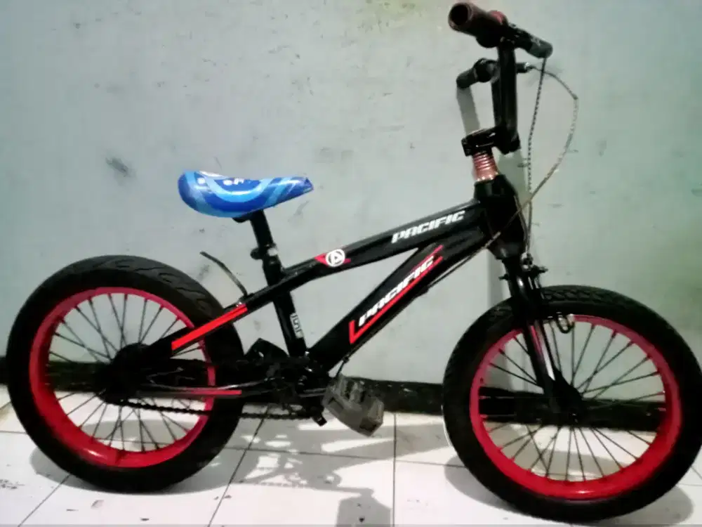 Dijual sepeda BMX PACIFIC anak brang msih bgus ban tebal tinggal pakai