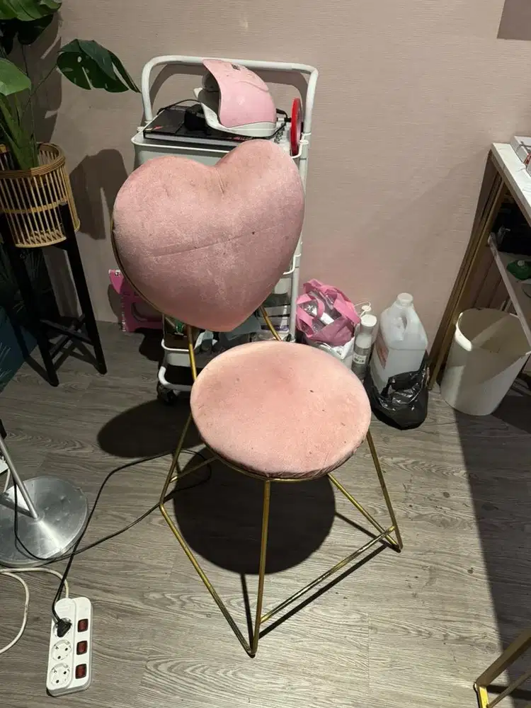 KURSI PINK SOFA BLUDRU