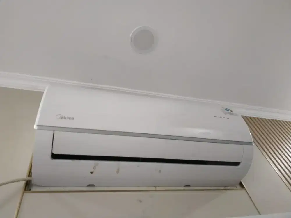 Dijual AC Midea 1 PK  Second Baru Negoin Aja Langsung