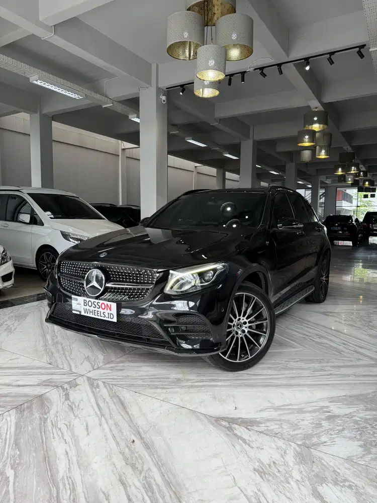 CASH Mercedes Benz GLC200 AMG Night Edition 2019 2020