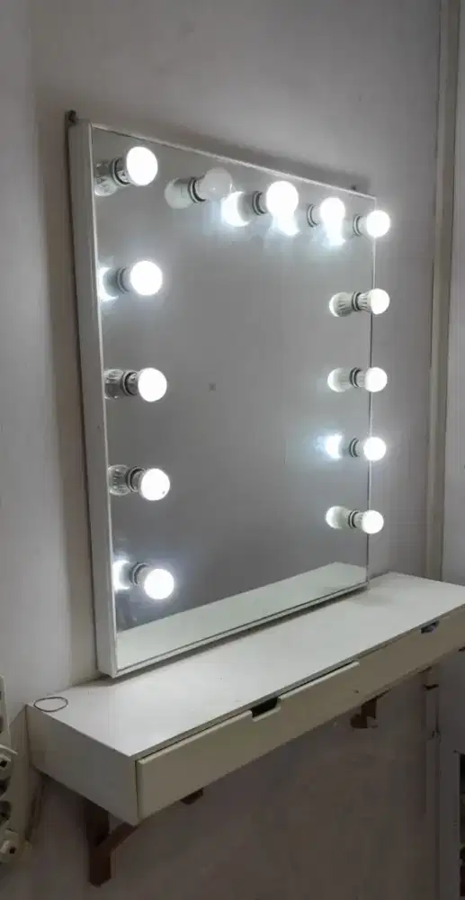 Makeup mirror with light