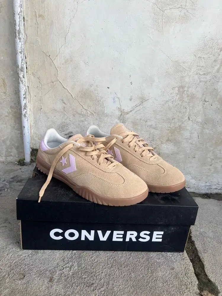 converse bahan suede