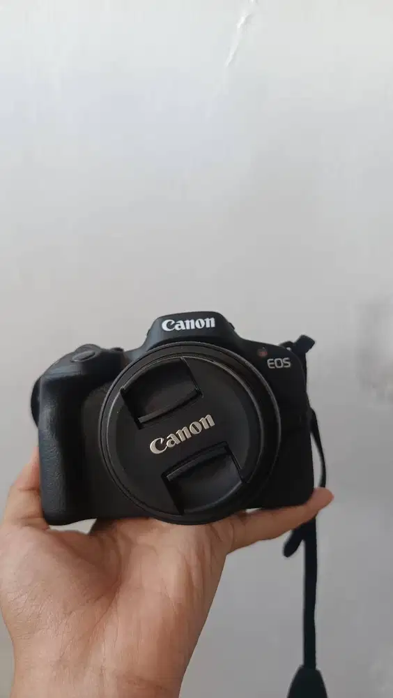 Canon R50 + Lensa Kit