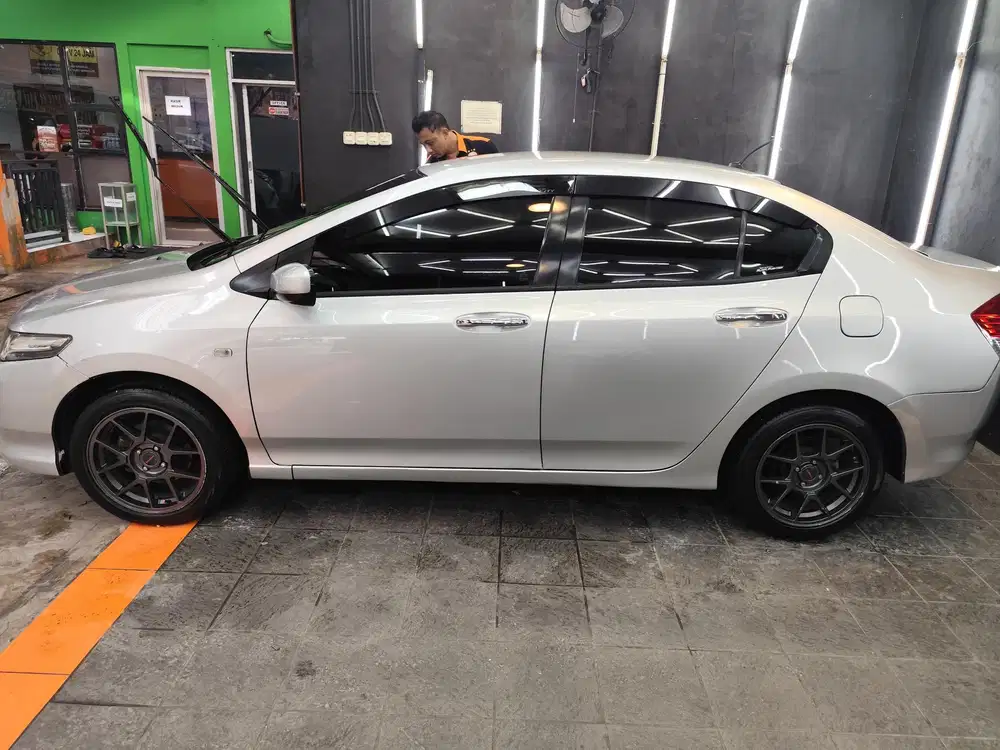 Honda City 1.5 VTEC AT tahun 2010