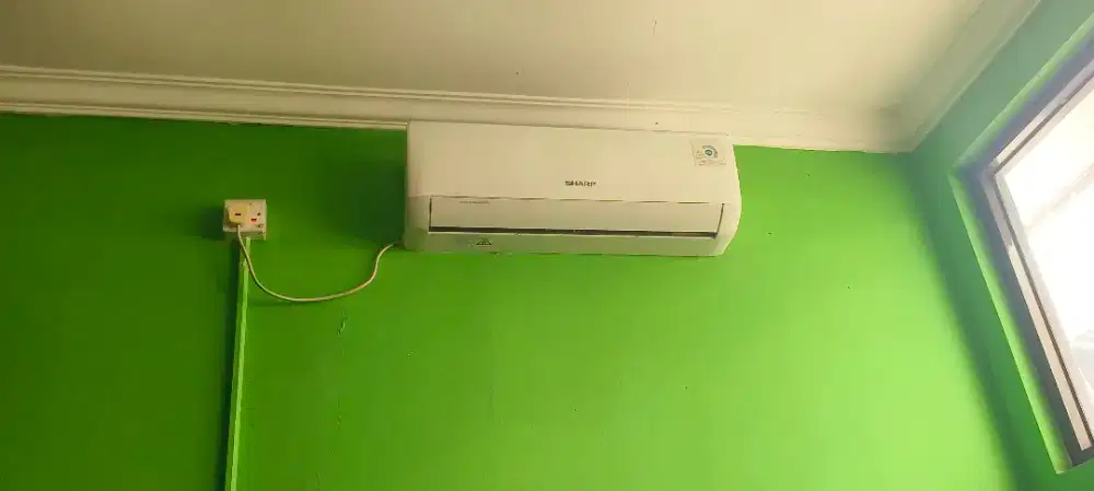 AC merk sharp 1/2 pk lengkap briket, remote