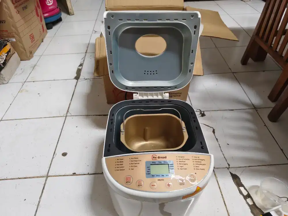 Re bread maker RB250 (alat pembuat roti)