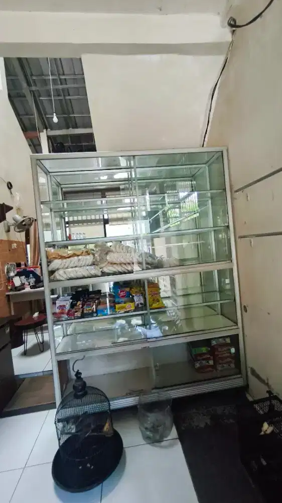 etalase kaca 210×150