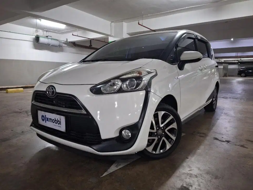 DP MURAH Toyota Sienta 1.5 V Bensin-AT 2016 Putih CTKMB