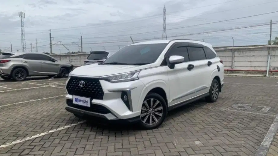 KM RENDAH - Toyota Avanza 1.5 New Veloz CVT Bensin-AT 2022 SUBM