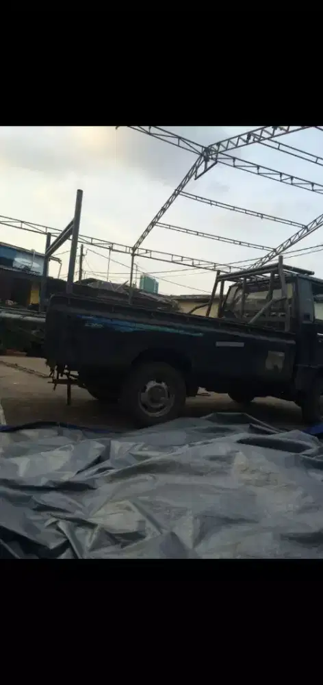 Melayani dan menjual