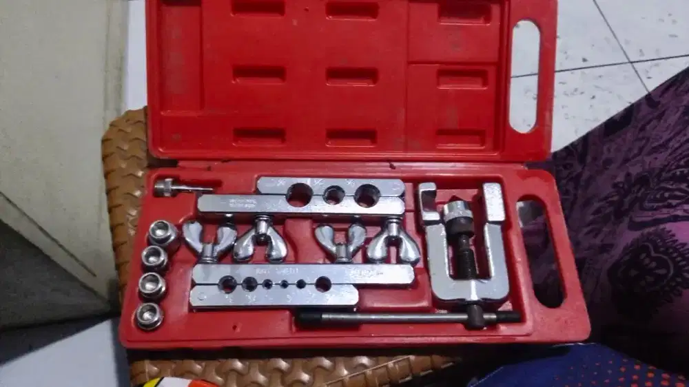 perkakas alat ac bekas masih mulus