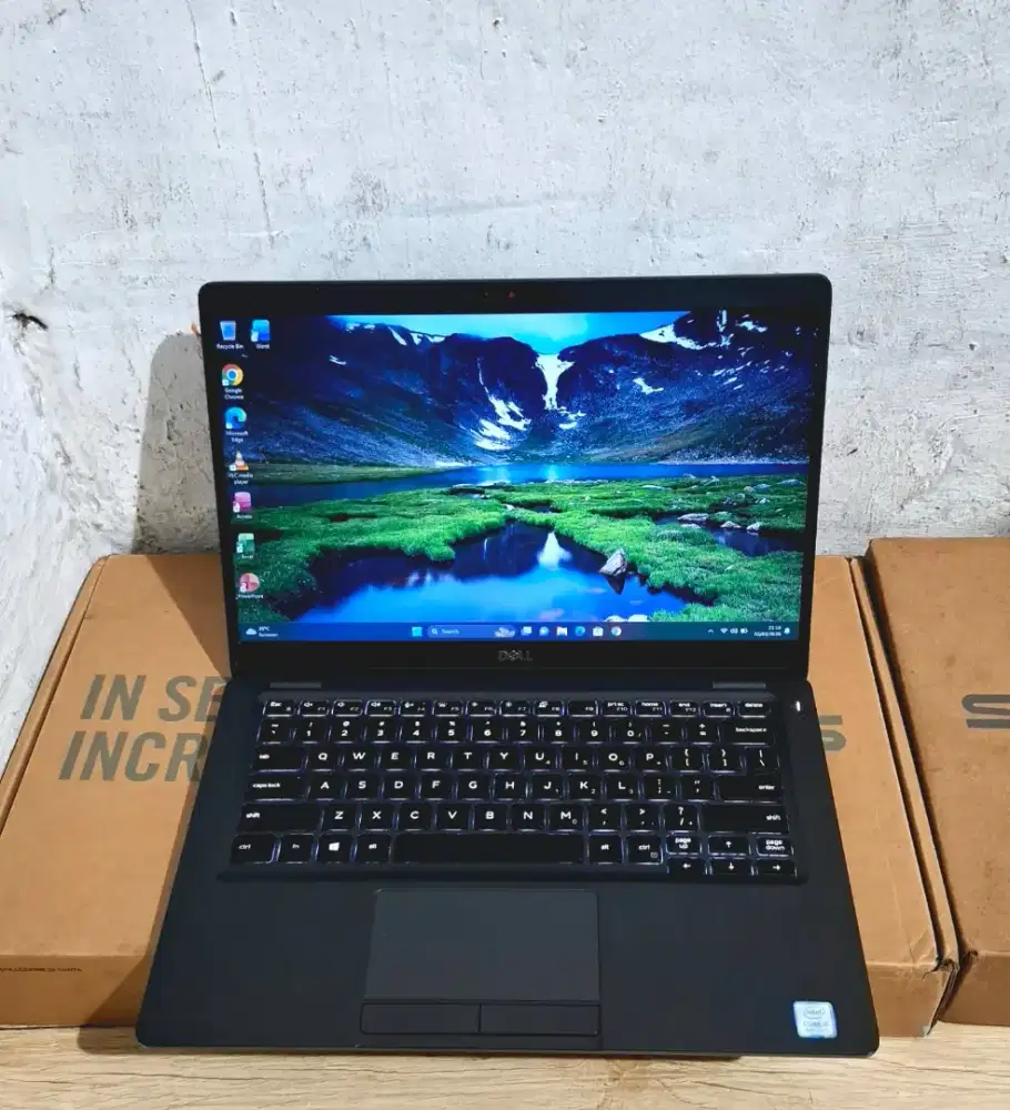 Laptop Dell Latitude 5300
Core i5 82650U Ram 8 SSD 256 Backlight Mulus