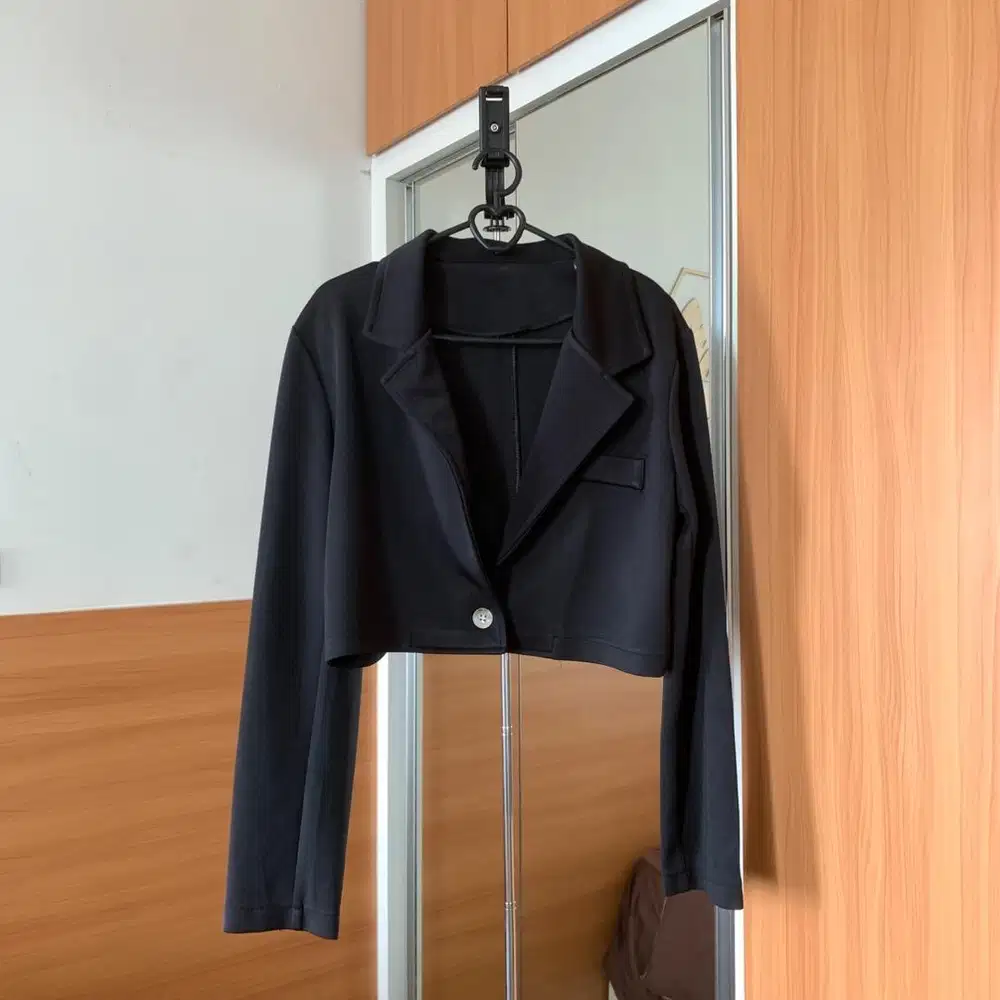 Cropped Blazer (Black)