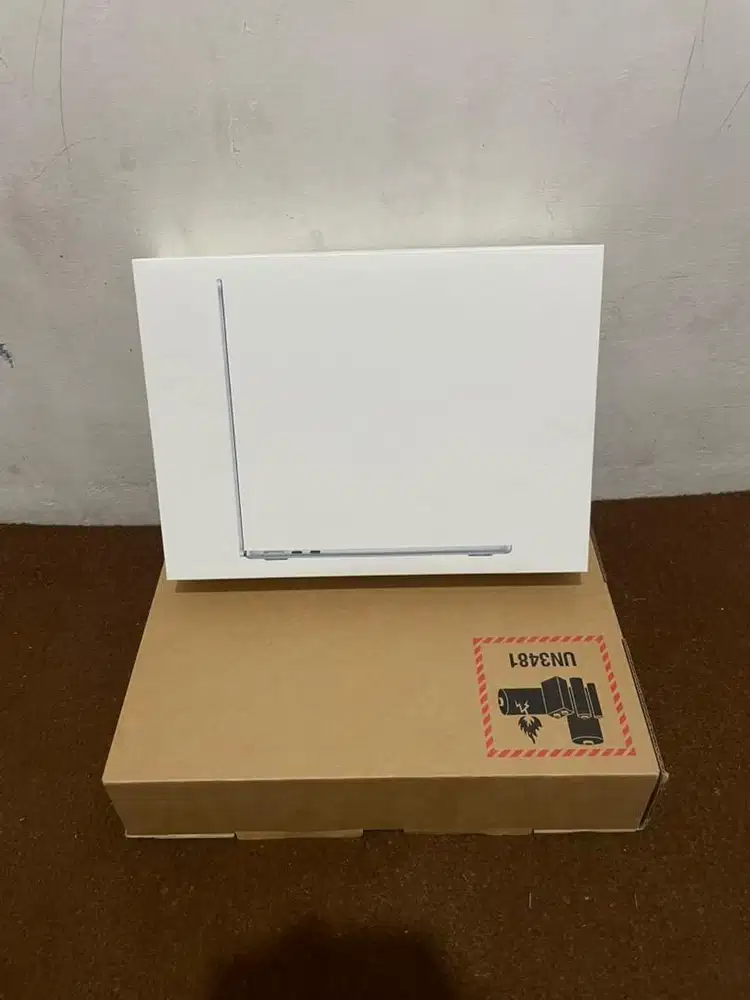 Macbook Air M4 16/256 iBox Segel original