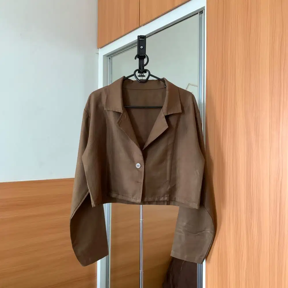 Cropped Outwear (Brown)