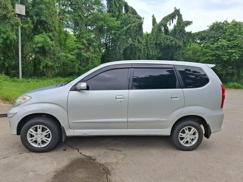 Daihatsu Xenia 2011 Bensin