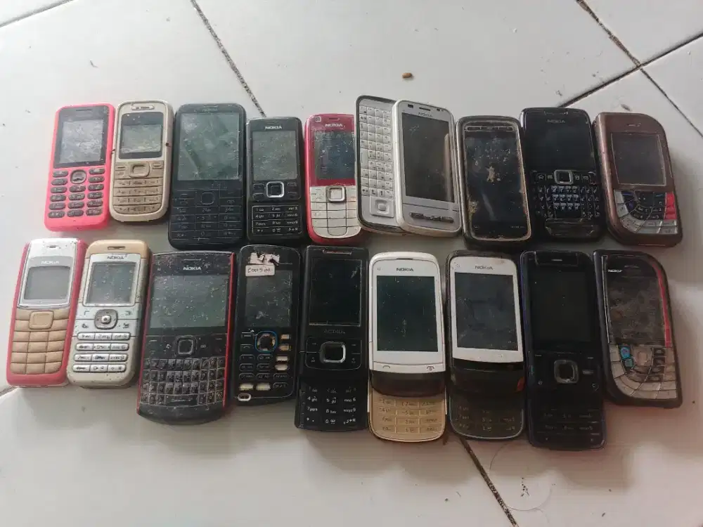 Hp jadul rusak merk Nokia Blackberry