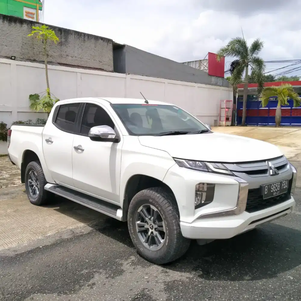 MITSUBISHI TRITON DC 2.4L EXCEED M/T 4X4 2022 NIK 2021 NOPOL B ORIGINA