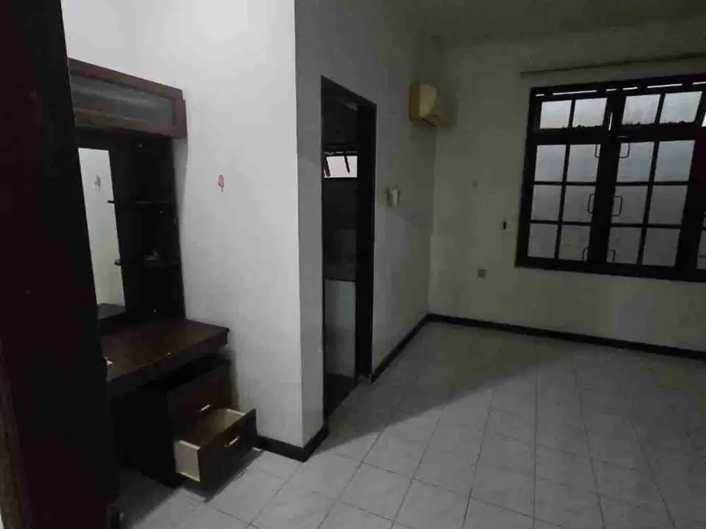 Dijual Villa Polonia Indah Blok C