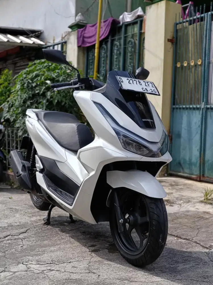 Pcx 160 new tahun 2025 low km 4rb/tt boleh gan cash lebih bagus