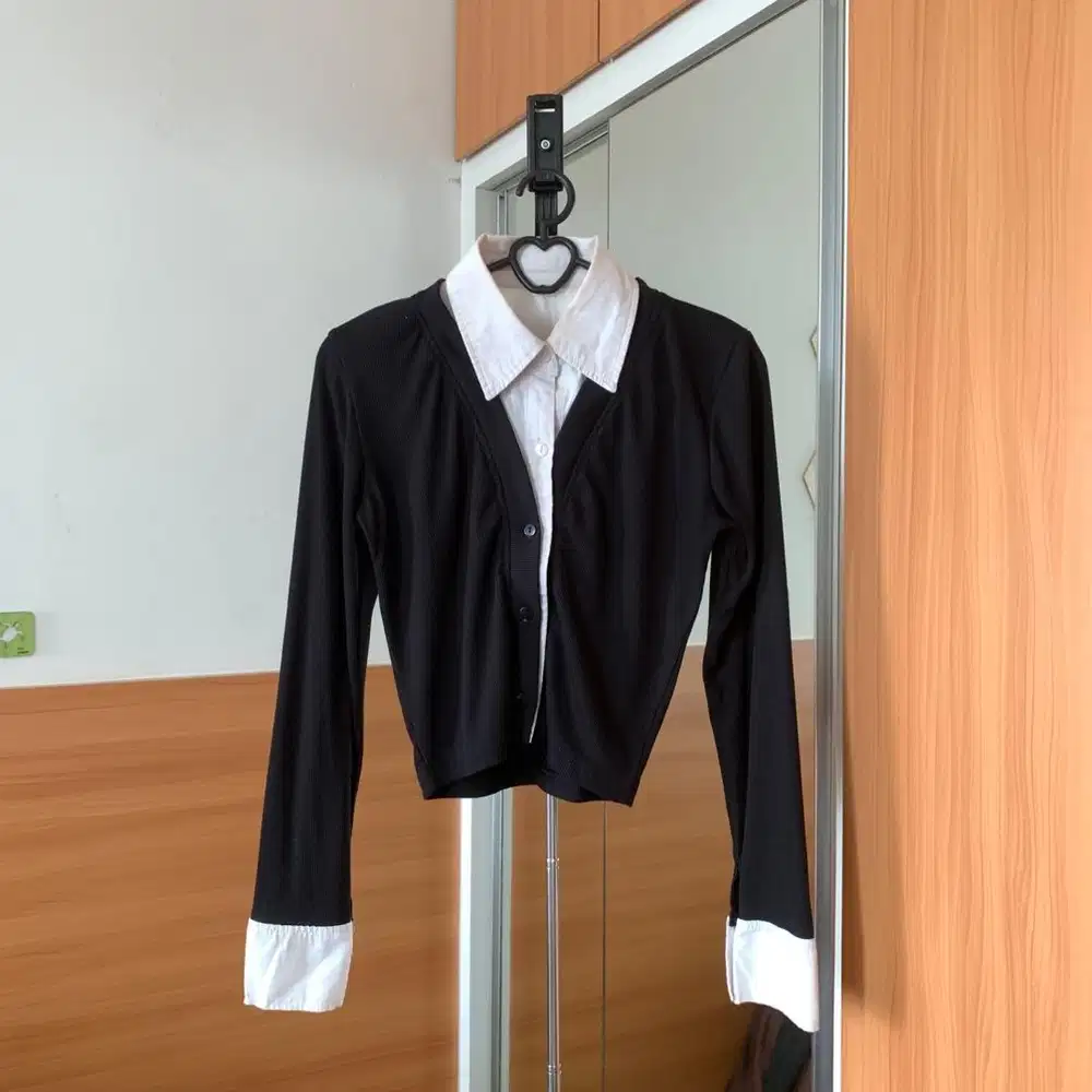 Cropped Shirt (Black)