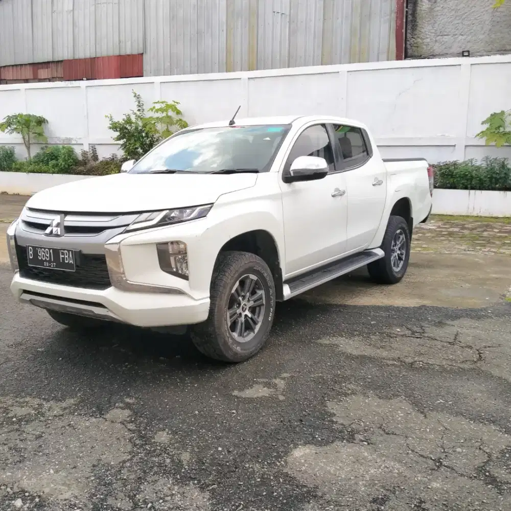 MITSUBISHI TRITON DC 2.4L EXCEED M/T 4X4 2022 NIK 2021 NOPOL B ORIGINA