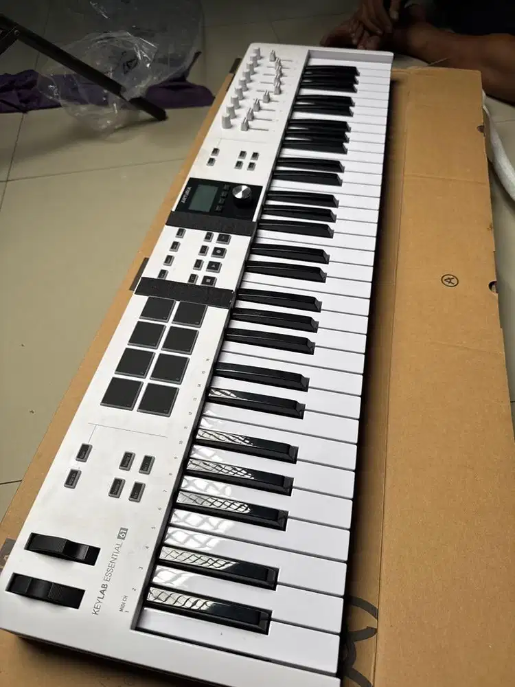Midi controller Arturia keylab essential 61