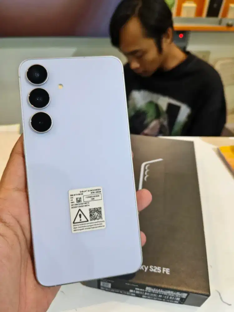 Samsung S25 FE 8/256 garansi on