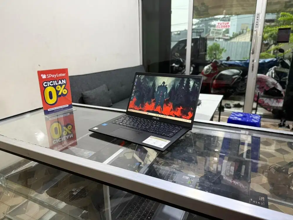 CORE I3gen11 SSD 512 GB RAM 8 GB MUKUSS GARANSI