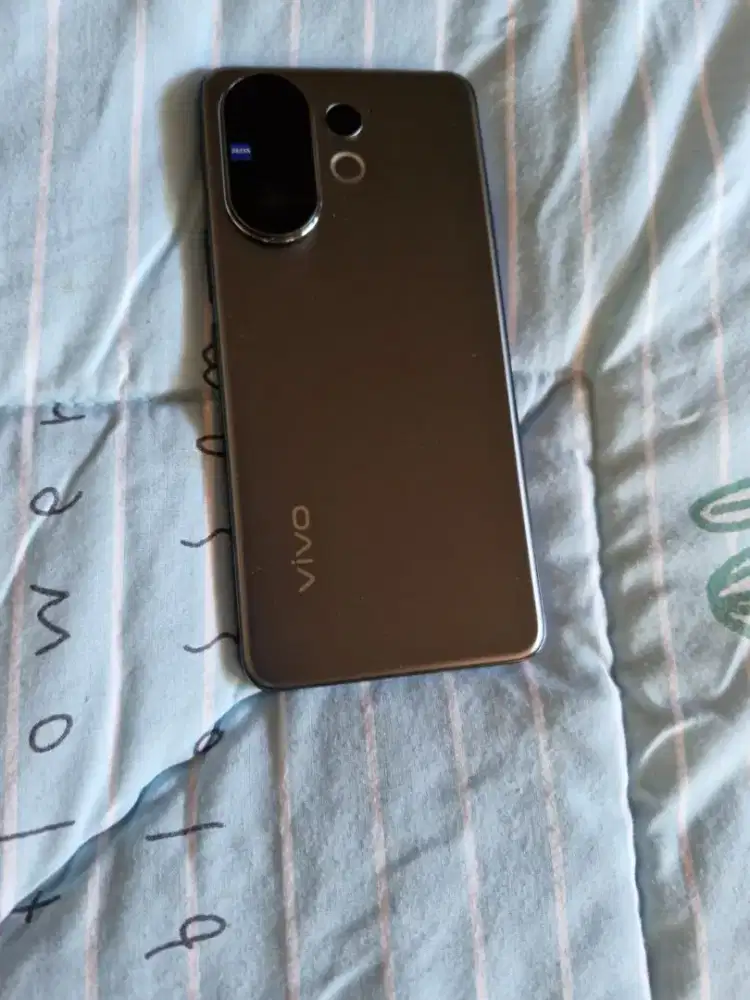 Vivo v60 ram 8/256 jaringan 5G