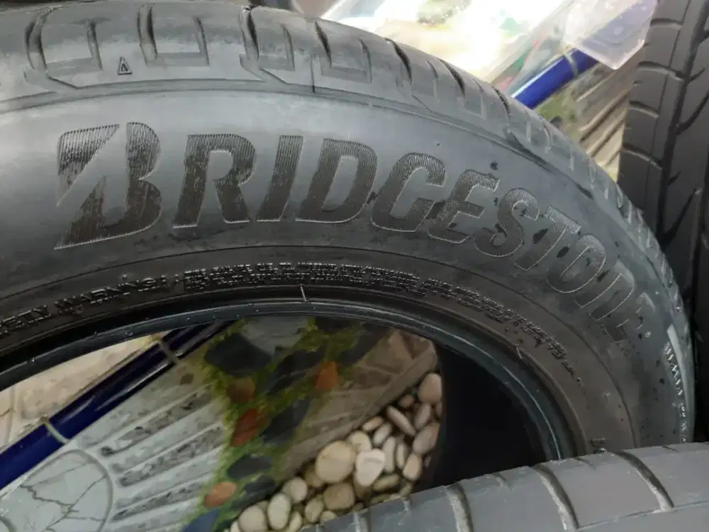 4 Ban BRIDGESTONE ALENZA 215/60/R17