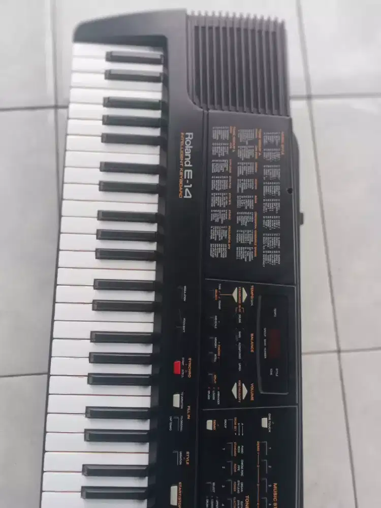 Roland e-14  dijual