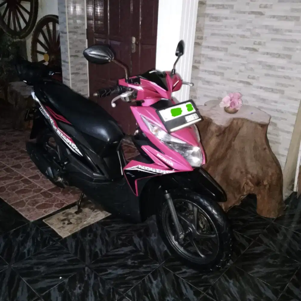 Honda BEAT MAGENTA HITAM CBS ISS TYPE TERTINGGI 2017 AKHIR PEM 2018