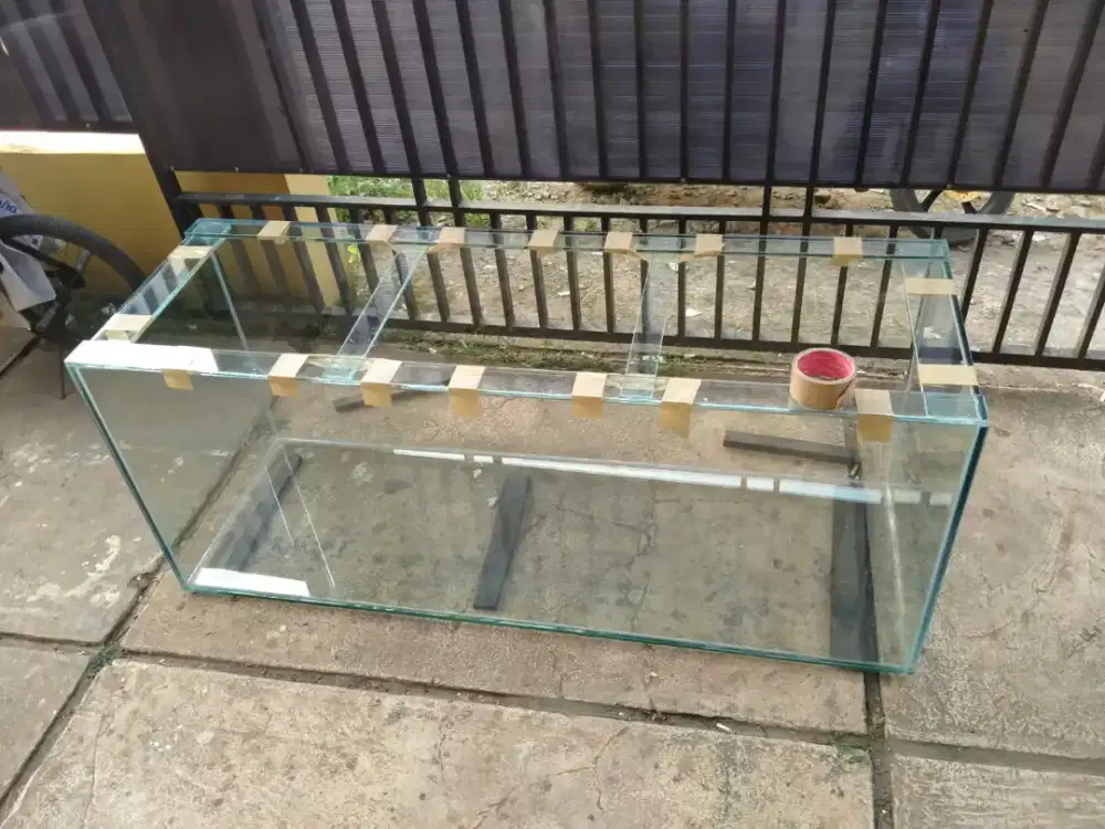 Jasa bikin Aquarium dan Rak