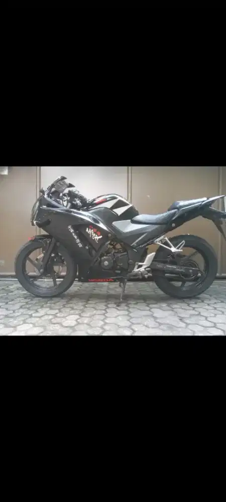 Di jual CBR 150 R