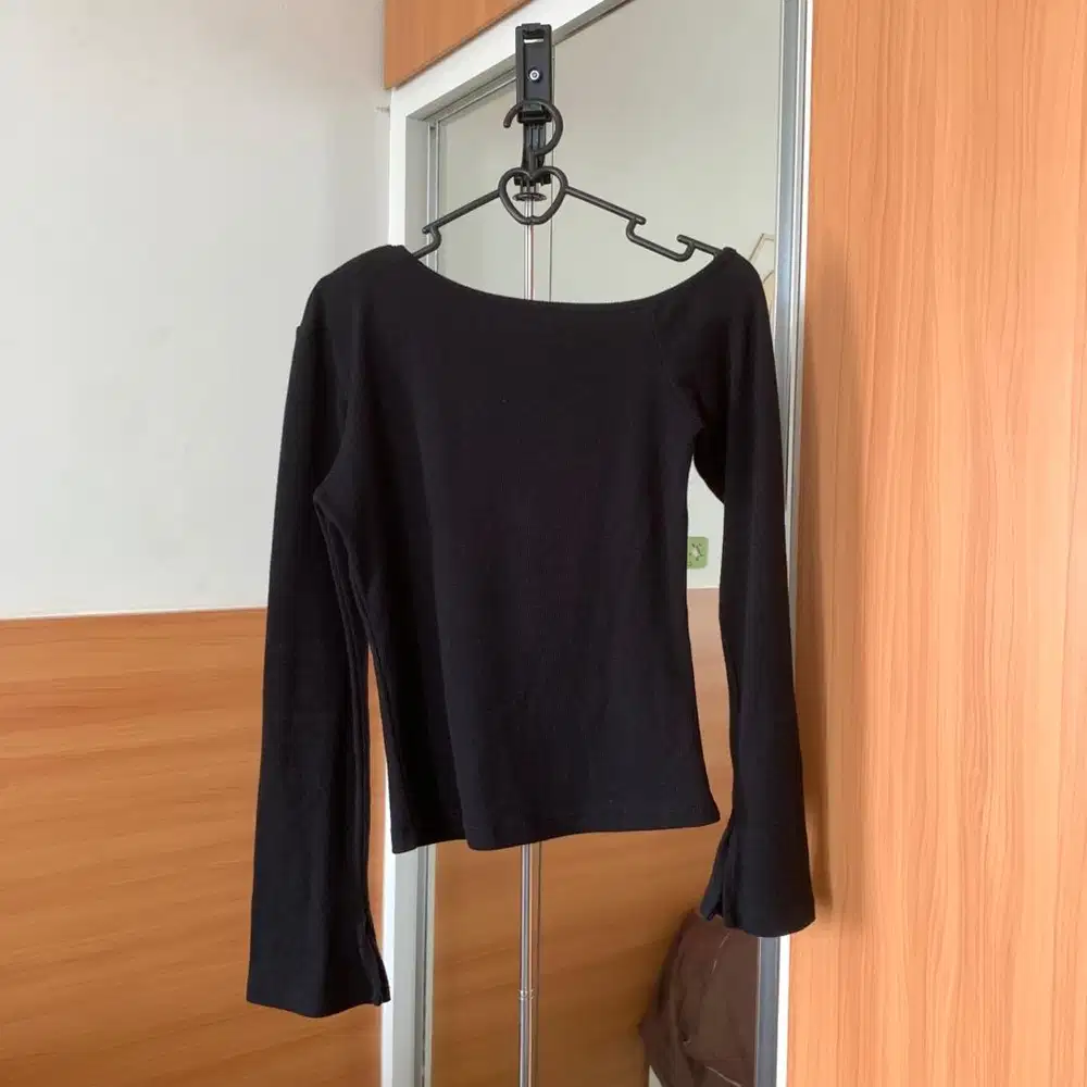 One-Shoulder Long Sleeve Top (Black)
