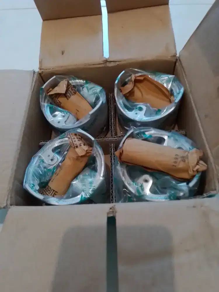 Piston set mazda vantren