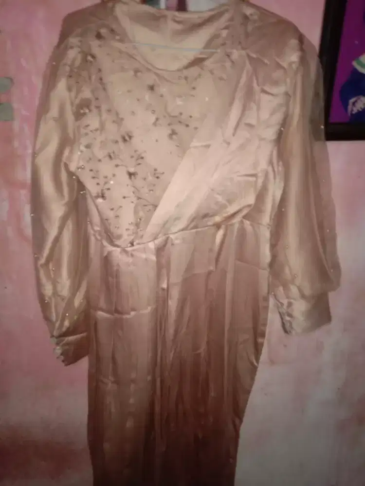 Baju bekas sekali pakai