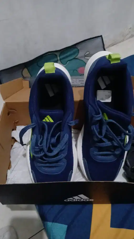 Sepatu adidas BASEFLY SZ 42