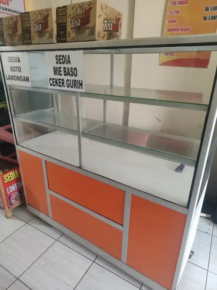 Etalase buat warung nasi.