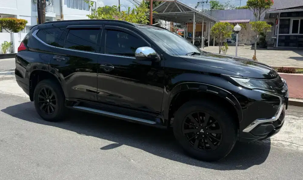 Pajero Dakar 4x2 AT Rockford Black edition 2020