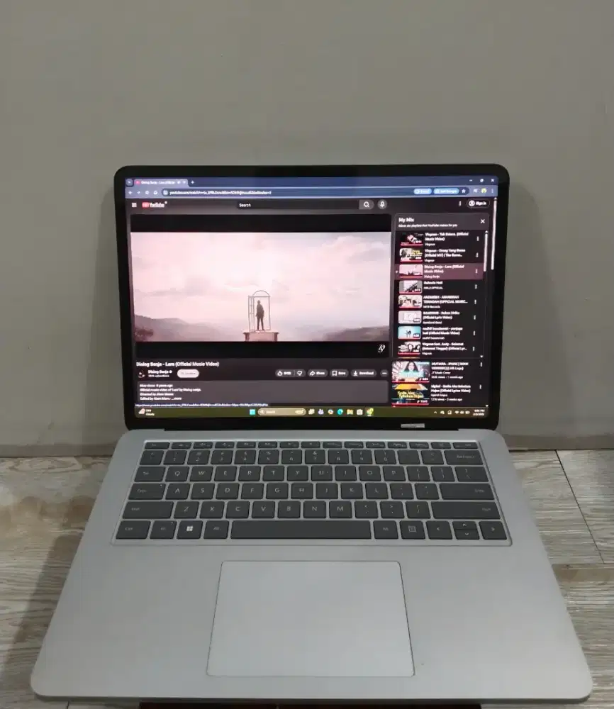 Laptop Table 2in1 Microsoft Surface Studio Itel i5 16GB 1TB SSD 14