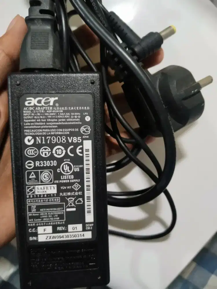 Adaptor Charger/Casan Original Laptop Acer 19V—3.42A