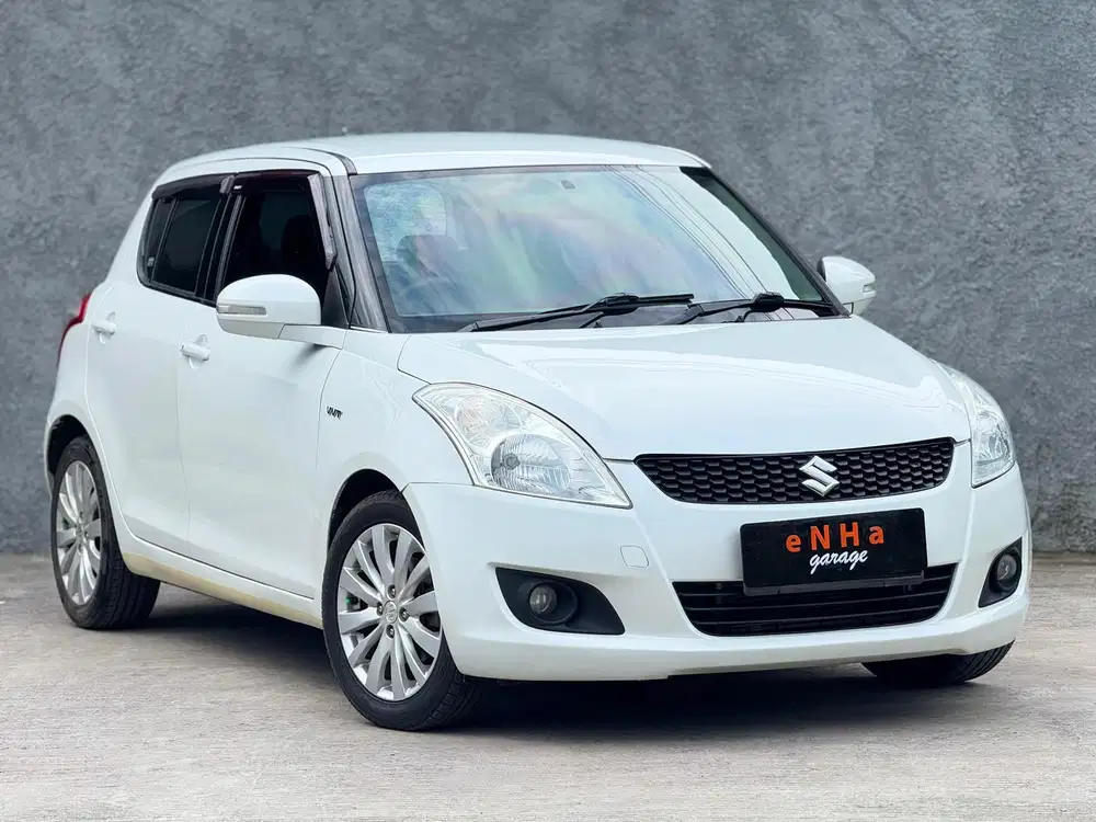 Suzuki SWIFT GX 1.4 A/T 2015.. eNHa garage Semarang..