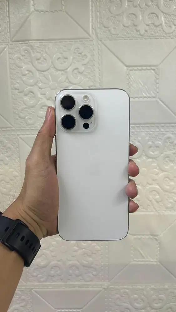 Iphone 16promax 512gb garansi on sampai desember