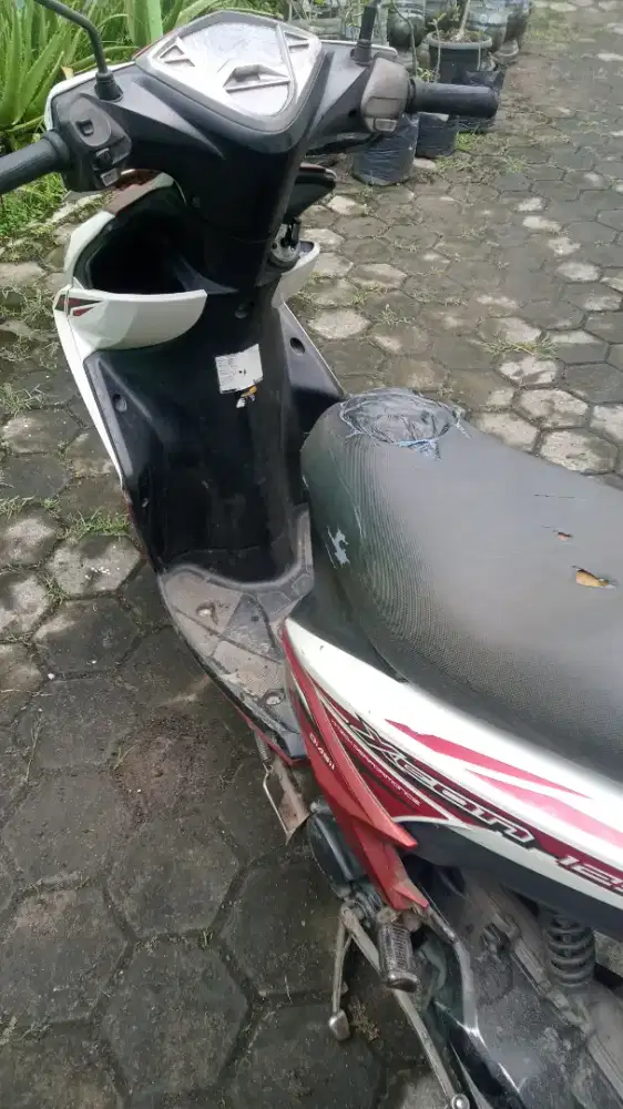 Yamaha Xeon 2012 plat kebumen